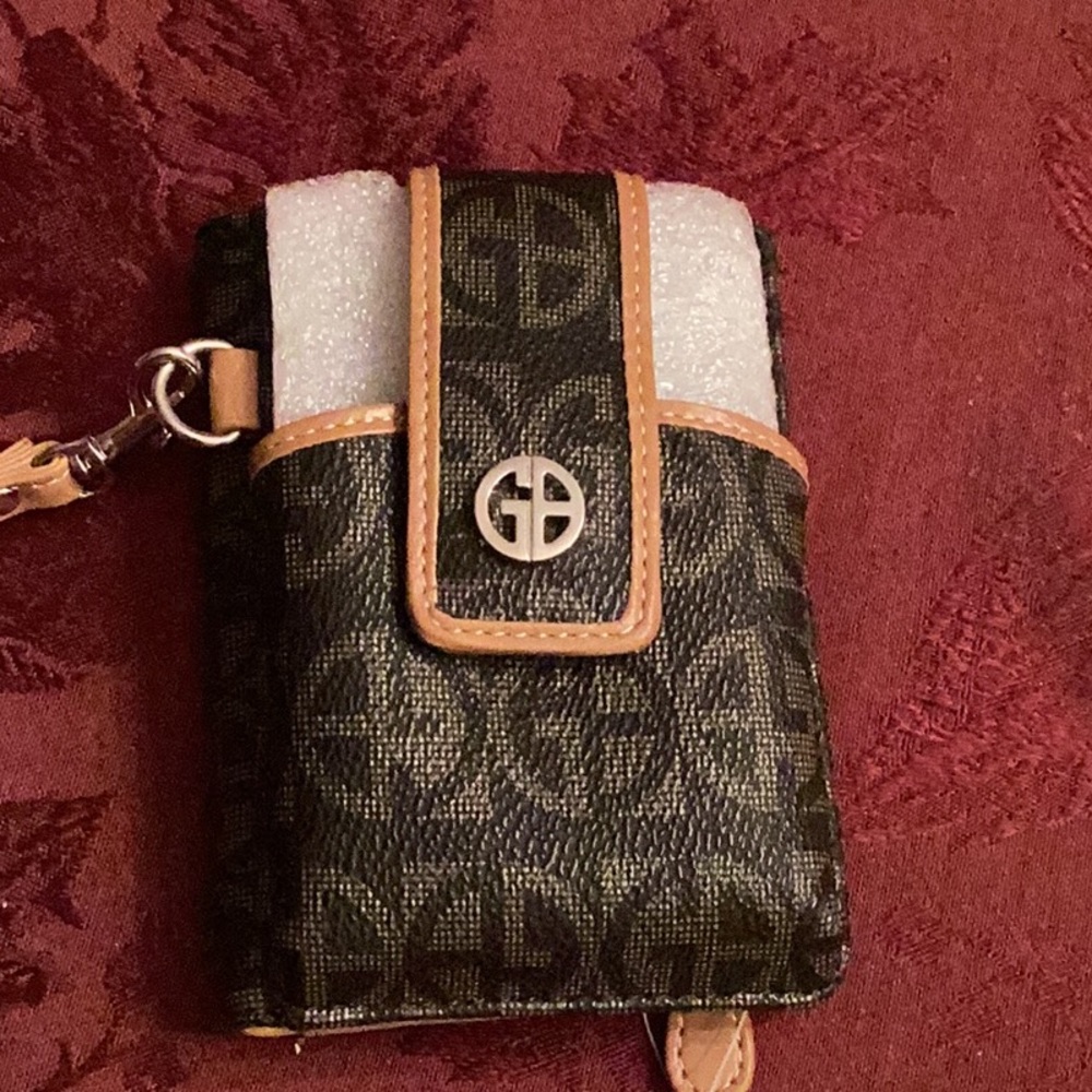 Giani Bernini Block Signature Wallet